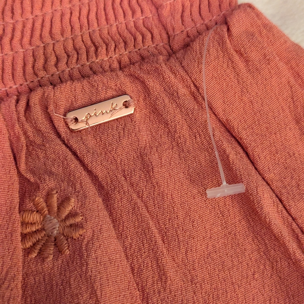 Victoria's Secret Pink High Waist Shorts With Embroidered flowers 🌺 🦋 NWT!!!